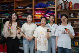 经管学院赴阳新开展布贴艺术调研